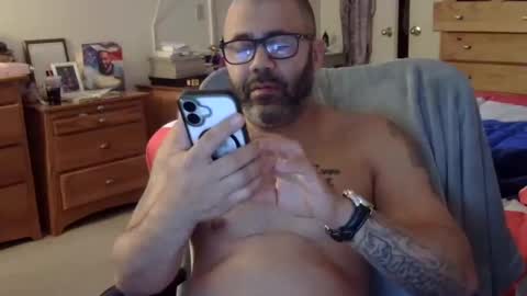 Snapshot of emoney04 chatting on October 26, 2025, 8:53 am emoney04 online show from October 26, 2025, 8:53 am