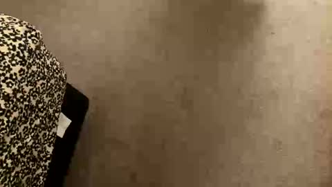 Snapshot of emoney04 chatting on November 10, 2025, 9:25 pm emoney04 online show from November 10, 2025, 9:25 pm