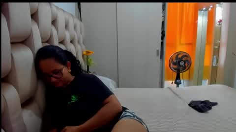 Snapshot of emperatriztapia chatting on December 15, 2024, 4:59 pm emperatriztapia online show from December 15, 2024, 4:59 pm