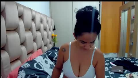 Snapshot of emperatriztapia chatting on January 25, 2025, 5:18 am emperatriztapia online show from January 25, 2025, 5:18 am