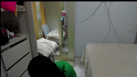 emperatriztapia online show from December 1, 2025, 1:32 am