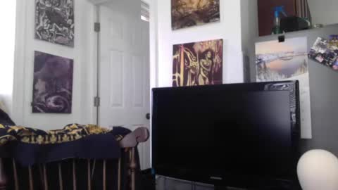 empusalamia online show from January 22, 2025, 2:24 pm