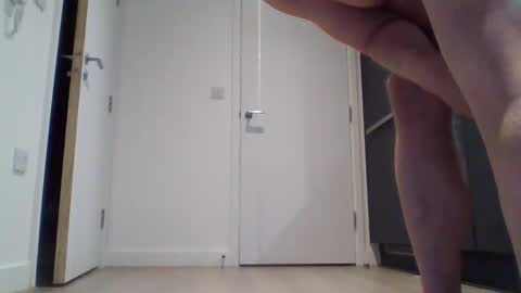 emrys2016833836 online show from February 4, 2026, 5:24 am