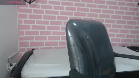 Emy online show from February 9, 2025, 5:22 pm