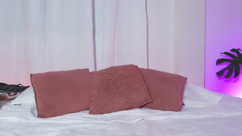 Emy online show from July 17, 2026, 2:29 am