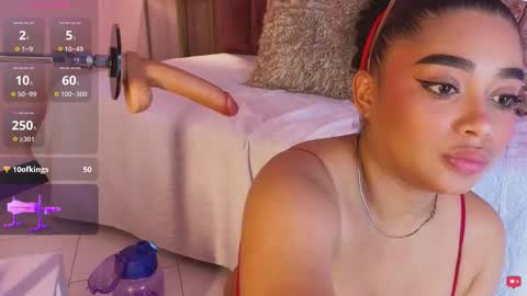 Snapshot of emy_leon chatting on February 13, 2026, 7:43 pm Emy online show from February 13, 2026, 7:43 pm