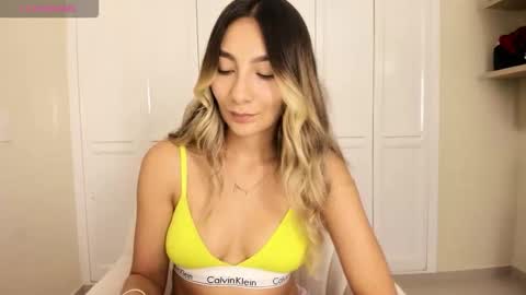 emyconneer online show from February 6, 2026, 1:32 am