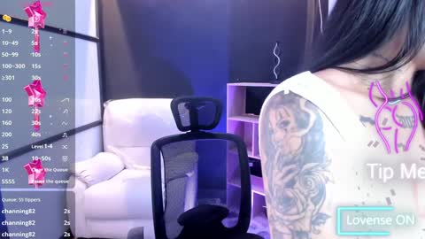 Snapshot of emysilver chatting on February 3, 2025, 5:24 pm Emy Silver online show from February 3, 2025, 5:24 pm