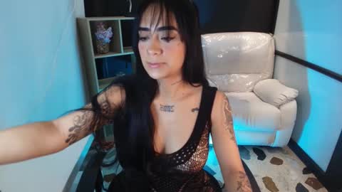 Snapshot of emysilver chatting on February 10, 2025, 2:05 pm Emy Silver online show from February 10, 2025, 2:05 pm