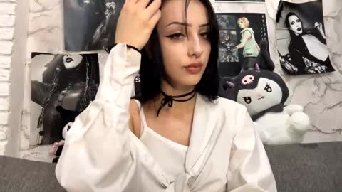 Snapshot of enasmelko chatting on October 23, 2025, 7:12 pm Amelia online show from October 23, 2025, 7:12 pm