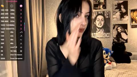 Snapshot of enasmelko chatting on November 10, 2025, 7:46 pm Amelia online show from November 10, 2025, 7:46 pm