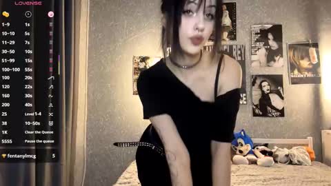 Snapshot of enasmelko chatting on November 24, 2025, 8:30 pm Amelia online show from November 24, 2025, 8:30 pm