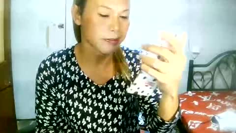 Snapshot of encantadats chatting on January 5, 2025, 10:08 pm CHUN LY online show from January 5, 2025, 10:08 pm