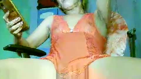 Snapshot of encantadats chatting on September 27, 2025, 5:23 am CHUN LY online show from September 27, 2025, 5:23 am