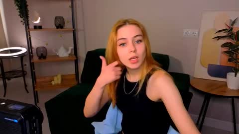 enchanted_bella online show from March 15, 2026, 1:50 pm