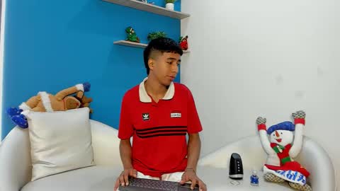 Ender online show from December 21, 2025, 1:18 pm