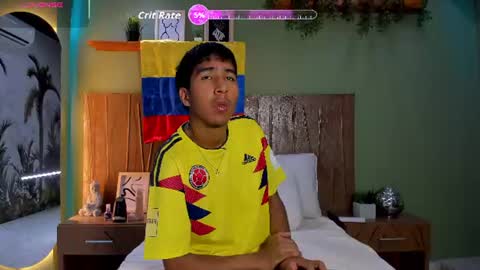 Snapshot of ender_h0tt chatting on July 7, 2026, 8:46 pm Ender online show from July 7, 2026, 8:46 pm