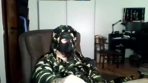 Snapshot of endslaved chatting on November 25, 2025, 9:42 am endslaved online show from November 25, 2025, 9:42 am