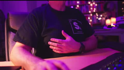 Snapshot of energybra chatting on February 20, 2025, 11:21 pm uk online show from February 20, 2025, 11:21 pm