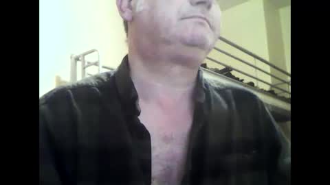 Snapshot of englishguysurrey chatting on February 6, 2025, 6:13 pm englishguysurrey online show from February 6, 2025, 6:13 pm