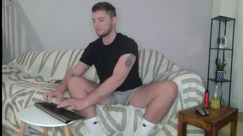 Snapshot of englishladxxx chatting on December 12, 2024, 2:04 am Englishladxxx online show from December 12, 2024, 2:04 am