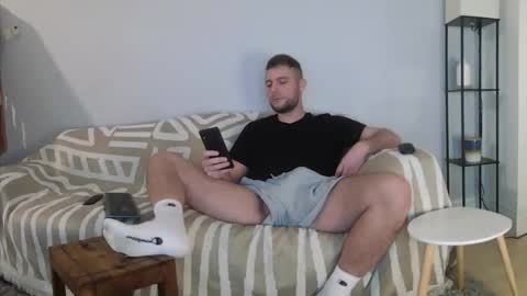 Snapshot of englishladxxx chatting on November 28, 2025, 12:46 am Englishladxxx online show from November 28, 2025, 12:46 am