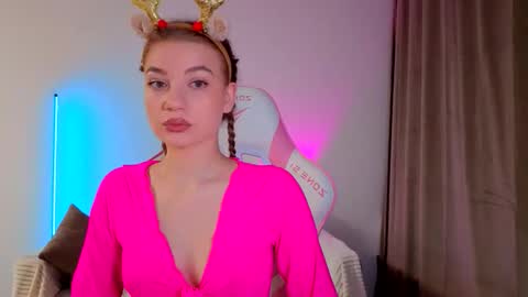 enjoyeverymoment_ online show from December 2, 2025, 5:35 am