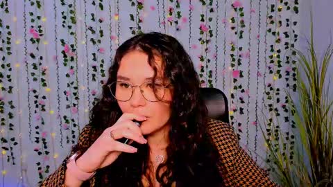 Snapshot of enny_mrr chatting on March 3, 2025, 9:33 am enny_mrr online show from March 3, 2025, 9:33 am