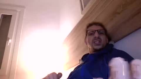 Snapshot of enri222 chatting on March 4, 2025, 1:12 am rineking online show from March 4, 2025, 1:12 am