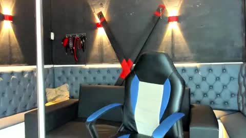 Snapshot of enrique_villa23 chatting on October 15, 2025, 11:43 am enrique online show from October 15, 2025, 11:43 am