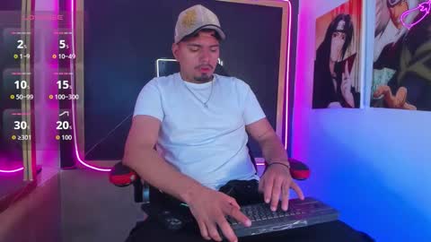 Snapshot of enrique_villa23 chatting on October 17, 2025, 1:03 pm enrique online show from October 17, 2025, 1:03 pm