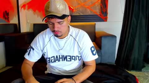 Snapshot of enrique_villa23 chatting on October 29, 2025, 11:45 am enrique online show from October 29, 2025, 11:45 am