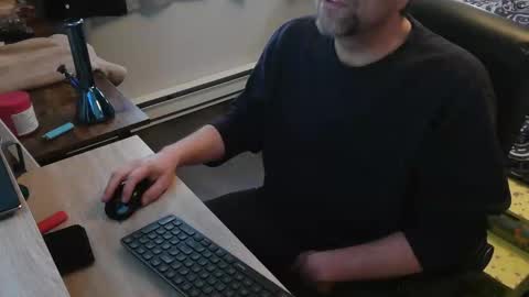 Snapshot of enthusiest chatting on October 24, 2025, 4:58 pm Enthusiest online show from October 24, 2025, 4:58 pm