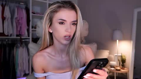 entya online show from October 9, 2025, 6:11 am