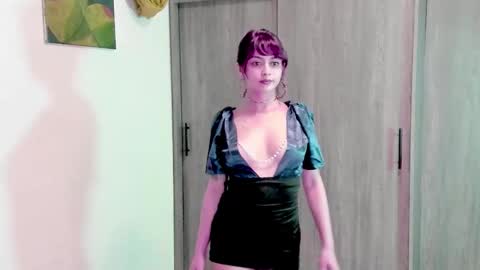 Leyla online show from October 17, 2025, 10:45 pm