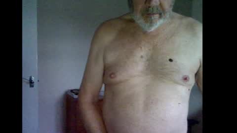 erasmus_d online show from October 9, 2025, 5:11 pm