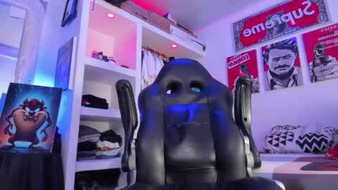 Tht BOSS Eren online show from November 20, 2025, 3:18 am