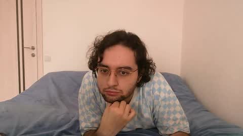 Snapshot of eren_jaeger2000 chatting on September 26, 2025, 3:21 am Eren online show from September 26, 2025, 3:21 am