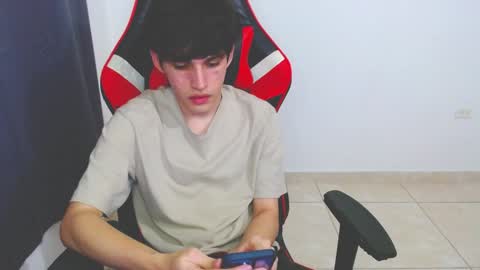 Snapshot of eren_tatakae chatting on December 17, 2024, 10:54 pm eren_tatakae online show from December 17, 2024, 10:54 pm