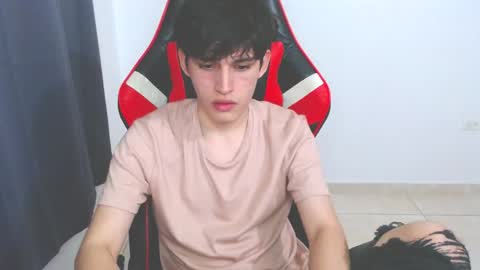 Snapshot of eren_tatakae chatting on December 18, 2024, 10:35 pm eren_tatakae online show from December 18, 2024, 10:35 pm