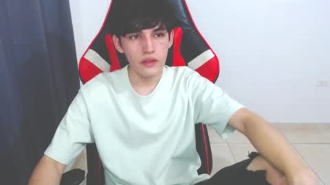 Snapshot of eren_tatakae chatting on December 22, 2024, 12:07 am eren_tatakae online show from December 22, 2024, 12:07 am