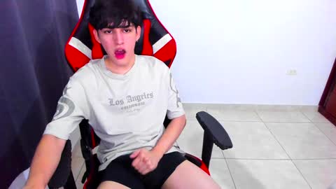 Snapshot of eren_tatakae chatting on January 8, 2025, 12:28 am eren_tatakae online show from January 8, 2025, 12:28 am