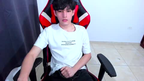 Snapshot of eren_tatakae chatting on January 14, 2025, 1:58 am eren_tatakae online show from January 14, 2025, 1:58 am