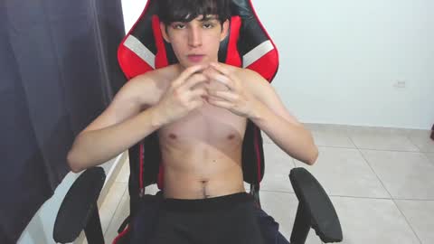 Snapshot of eren_tatakae chatting on January 25, 2025, 9:04 pm eren_tatakae online show from January 25, 2025, 9:04 pm