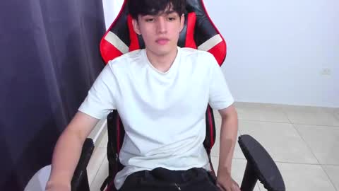 Snapshot of eren_tatakae chatting on February 10, 2025, 8:21 pm eren_tatakae online show from February 10, 2025, 8:21 pm