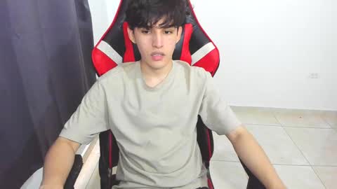 Snapshot of eren_tatakae chatting on February 20, 2025, 4:14 pm eren_tatakae online show from February 20, 2025, 4:14 pm