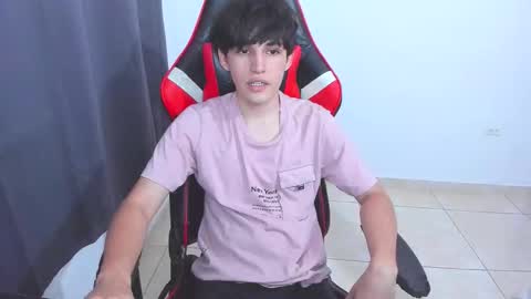 Snapshot of eren_tatakae chatting on September 17, 2025, 2:13 am eren_tatakae online show from September 17, 2025, 2:13 am