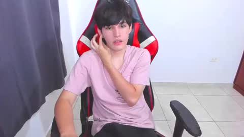 Snapshot of eren_tatakae chatting on September 17, 2025, 5:58 pm eren_tatakae online show from September 17, 2025, 5:58 pm