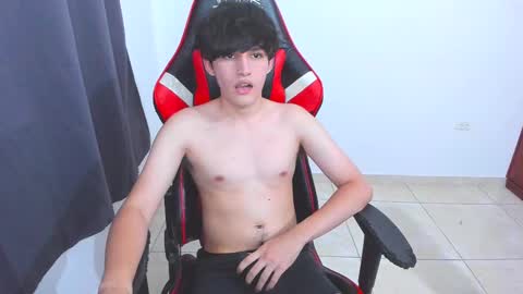 Snapshot of eren_tatakae chatting on September 26, 2025, 10:25 pm eren_tatakae online show from September 26, 2025, 10:25 pm