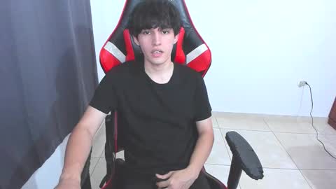 Snapshot of eren_tatakae chatting on October 10, 2025, 2:32 am eren_tatakae online show from October 10, 2025, 2:32 am